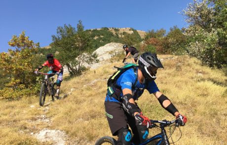Cicloturismo e mountain bike sui Sibillini Deltaplano e parapendio a Sarnano - Appartamenti Residence Il Glicine - Sarnano