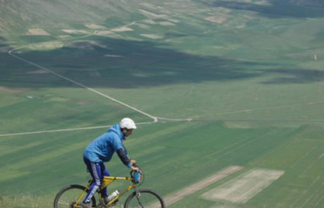 Cicloturismo e mountain bike sui Sibillini Deltaplano e parapendio a Sarnano - Appartamenti Residence Il Glicine - Sarnano